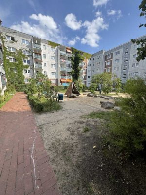 Helle, großzügige 3-Zimmer-Wohnung in ruhiger Wohnlage – sofort bezugsfrei