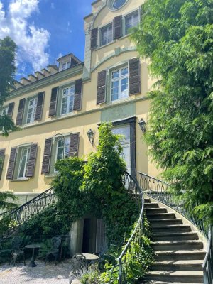 WOHNEN IM SCHLOSS - romantische 3-Zimmer Wohnung mit Wintergarten und Sauna