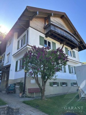 *Charmantes Mehrfamilienhaus mit drei Wohneinheiten!*