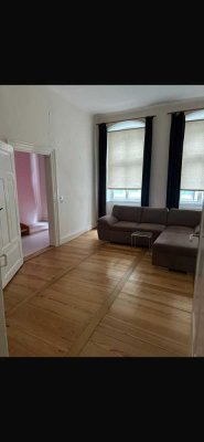 Traumhafte 4-Zimmer Altbauwohnung in zentraler Lage