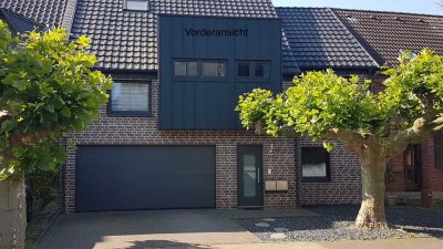 Tolle 3 Zimmerwohnung mit Terrasse, Einbauküche und Klimaanlage