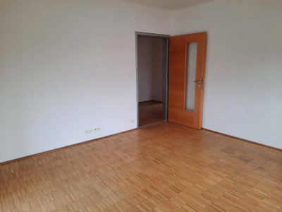 geräumige 2-Zimmerwohnung in sonniger zentraler Lage
