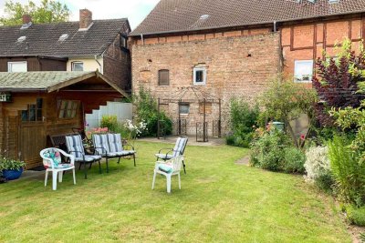 Kuscheliger Bungalow mit Keller und Garten in Thiede!