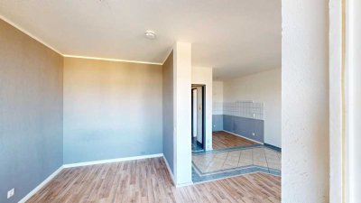 GUT GESCHNITTENE 1,5 - ZIMMER-WOHNUNG MIT BALKON IN TOPLAGE