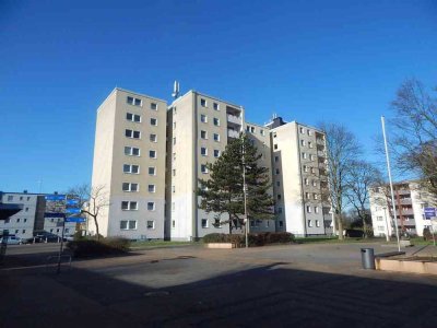renovierte, günstige 3-Zimmer Wohnung mit Balkon