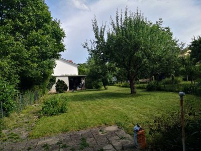 Helle, ruhige 3-Zimmer-Erdgeschosswohnung mit großer Terrasse & traumhaftem Garten in Krailling
