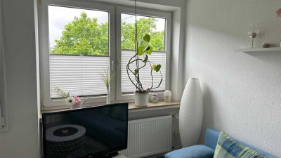 Helle, voll möblierte 1-Zimmer-Wohnung mit Balkon in zentraler Lage