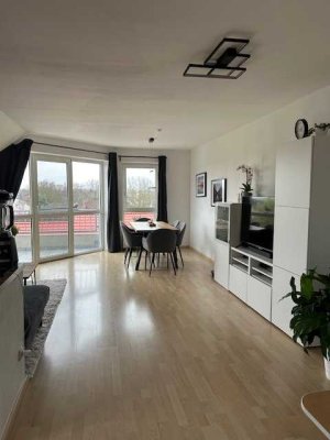 Attraktive Wohnung mit zwei Zimmern, Küche, Bad Balkon, Keller und Garage zum Verkauf in Oppenheim