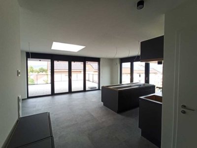 Exklusive 4-Zimmer-Penthouse-Wohnung mit gehobener innenausstattung mit EBK in Tübinge-Derendingenn