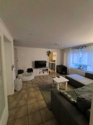 Schöne Erdgeschosswohnung mit Garage