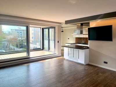 Hochwertige moderne, altersgerechte Wohnung mit Loggia & Whirlpool-Bad in Seenähe