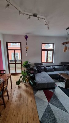 Sonnige 2-Raum WG m. Balkon in ruhiger u. zentraler Lage