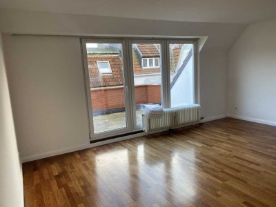 2-Zimmer-Penthouse-Wohnung mit Terrasse und EBK in Neumünster