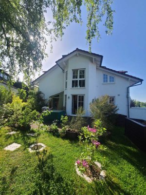 Charmante DHH mit Garten (provisionsfrei)