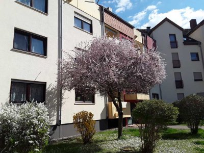 Helle 3-Zimmer-Wohnung mit Süd-West Loggia und Einbauküche in Limburgerhof