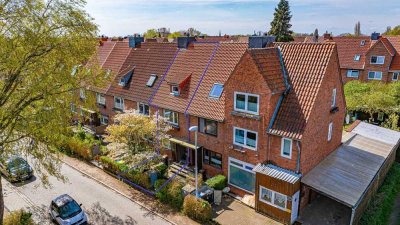 Modernisierungsbedürftiges Reihenmittelhaus mit 4 Zimmern in Kiel Elmschenhagen
