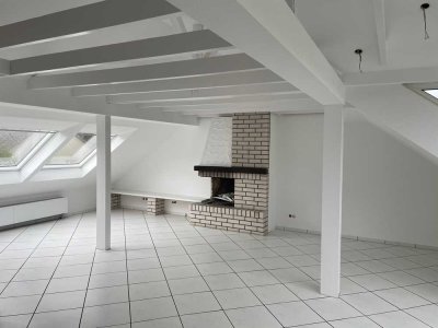 Renovierte 3,5-Zimmer-Maisonette-Wohnung mit Balkon und Einbauküche