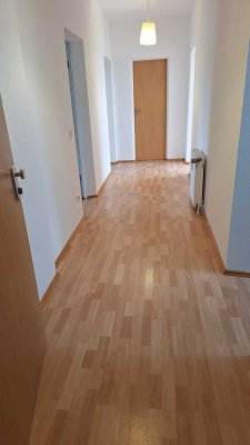 Gepflegte 2,5-Zimmer-DG-Wohnung mit Balkon in ruhigem Haus in Mülheim an der Ruhr