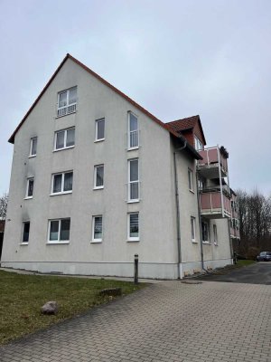 wunderschöne, helle und moderne 2 Raum Wohnung mit toller Einbauküche und Balkon und Stellplatz