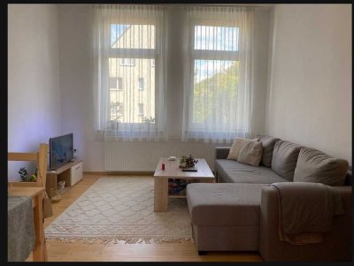 Modernisierte Wohnung mit zwei Zimmern und EBK in Bochum