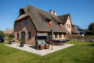 Reet trifft Eleganz – Traumhafte Haushälfte (FW) im Inselkern!