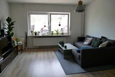 „Gemütliche 2-Zi-Wohnung, Balkon und Garage"