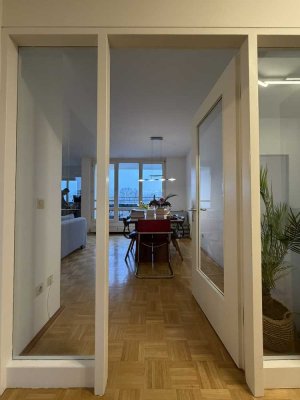 Helle 2,5-Zimmer Dachgeschosswohnung mit Terrasse in München-Bogenhausen