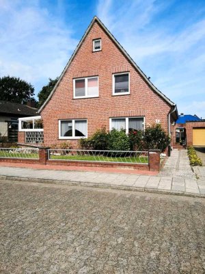 *PROVISIONSFREI*: Günstiges 7-Zimmer-Einfamilienhaus mit Einliegerwohnung in Otterndorf
