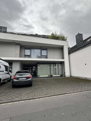 Neuwertige 2 Zimmer EG-Wohnung im Herzen von NDK-Rheidt!