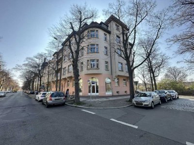 Helle und Geräumige 4-Zimmer-Wohnung mit Balkon