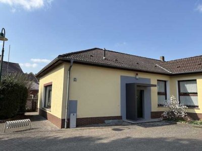 EINFAMILIENHAUS UND GROßE GARAGE / HALLE in 15518 RAUEN BEI FÜRSTENWALDE