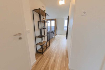 Möblierte 2-Zi.-DG-Wohnung mit Dachterrasse & Aufzug in Stuttgart-West