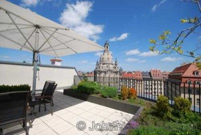 * möbliert, zentral u. exklusiv Wohnen im Zentrum der Stadt mit Concierge u. Dachterrasse *