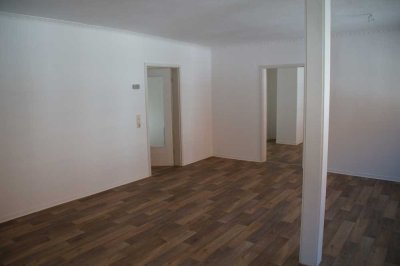Erstbezug nach Sanierung mit Balkon und EBK: Ansprechende 3-Zimmer-Wohnung in Freiberg