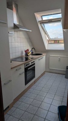 Geschmackvolle 2,5-Zimmer-Maisonette-Wohnung mit Balkon und Einbauküche in Durmersheim