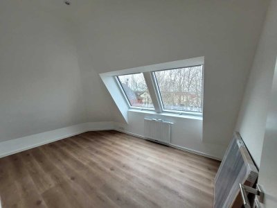 2-Zimmer-DG-Wohnung (Untermiete) im Freiburger Stühlinger mit Balkon und Vollausstattung