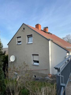 Kleines Haus am Stadtrand mit Blick!