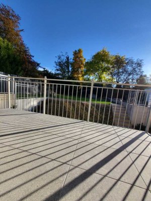 Neubau mit Balkon: Exklusive 3-Raum-EG-Wohnung mit luxuriöser Innenausstattung in Nievenheim