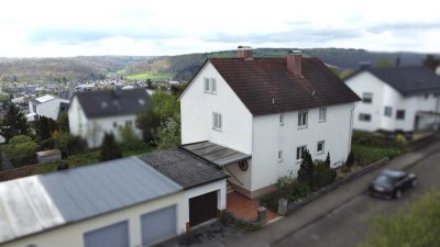 Zweifamilienhaus mit Weitblick und Potenzial – Wohnen in begehrter Lage von Heidenheim