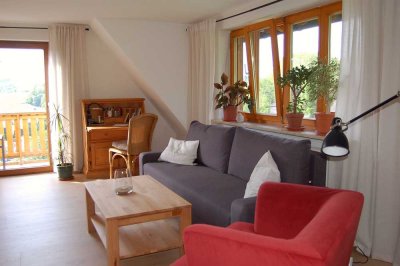 Stilvolle, voll möblierte 2-Zimmer-Dachgeschosswohnung mit Balkon in Passau-Hals