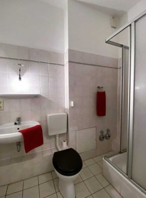 Singlenest mit Einbauküche, Duschbad und kleinem Arbeitszimmer