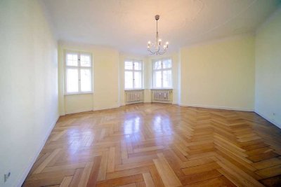 Repräsentatives Wohnen und Arbeiten in einer stilvollen 5-Zimmer-Altbauwohung nahe Schlachtensee