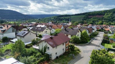 Drei Wohneinheiten, viele Möglichkeiten – Ihr Mehrgenerationenhaus mit Entwicklungschancen auf Er