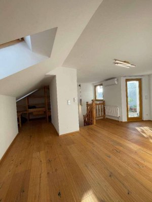 Charmante 2-Zimmer-Dachgeschoss-Maisonette mit Terrasse beim AKH – Hernalser Hauptstraße, 1170 Wien