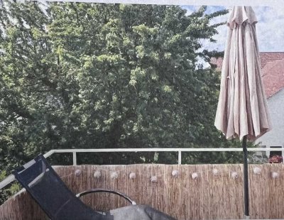 Helle großzügige 2-Zimmer-DG-Wohnung mit Süd-BeiBalkon und Einbauküche in Top-Lage in S-Möhringen