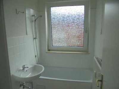 VORABINFO! 2,5 ZIMMER | BALKON | VOLLBAD I WURD ZUR ZEIT RENOVIERT !