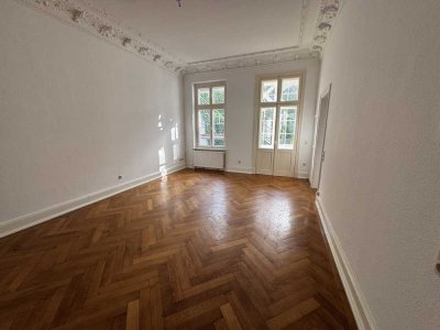 Repräsentative 3-Zimmer-Altbauwohnung im Hochparterre – Lübeck St. Jürgen
