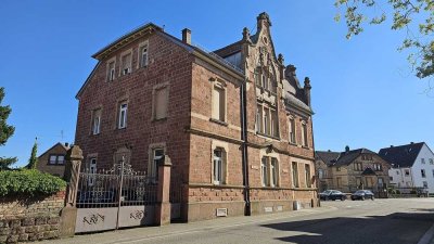 Große Wohnung im gepflegten Jugendstilhaus in Top Zustand