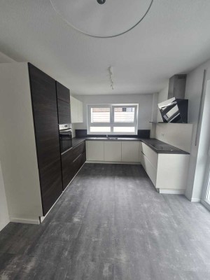 Geschmackvolle 2,5-Raum-Wohnung mit Loggia und EBK in Crailsheims grünem Zentrum