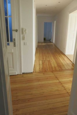 Renovierte 4-Zimmer Wohnung im 2. OG in Wiesbaden-Mitte